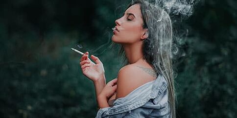 Der rauchende Ehepartner im Traum ist ein nützlicher Rat für sie