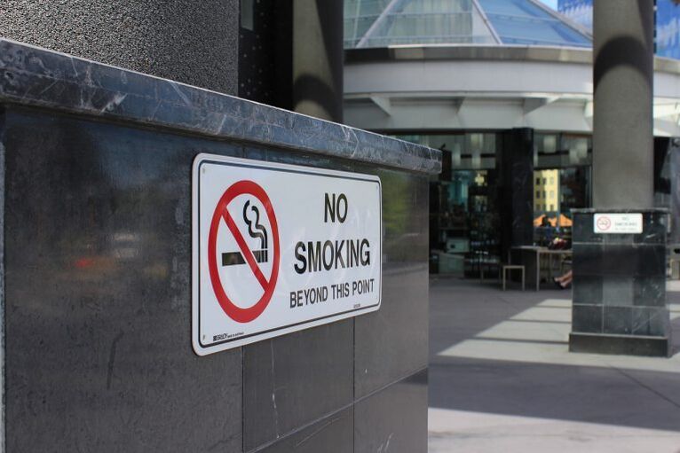 Das Rauchverbot an öffentlichen Orten fördert die Raucherentwöhnung
